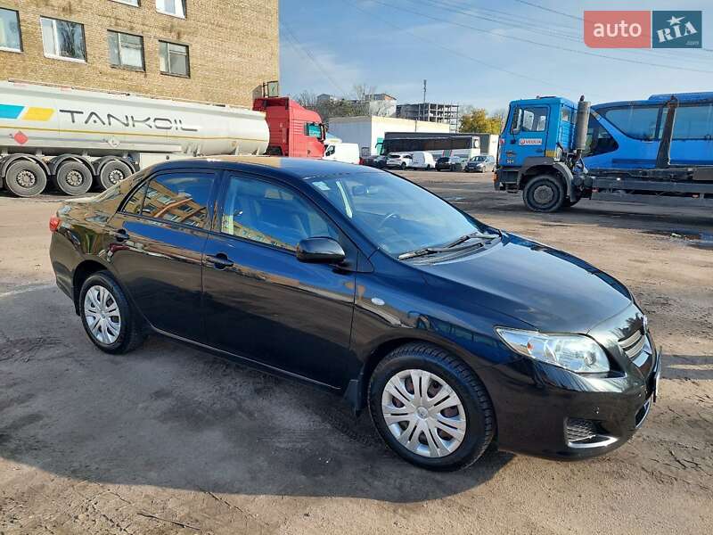 Седан Toyota Corolla 2008 в Киеве
