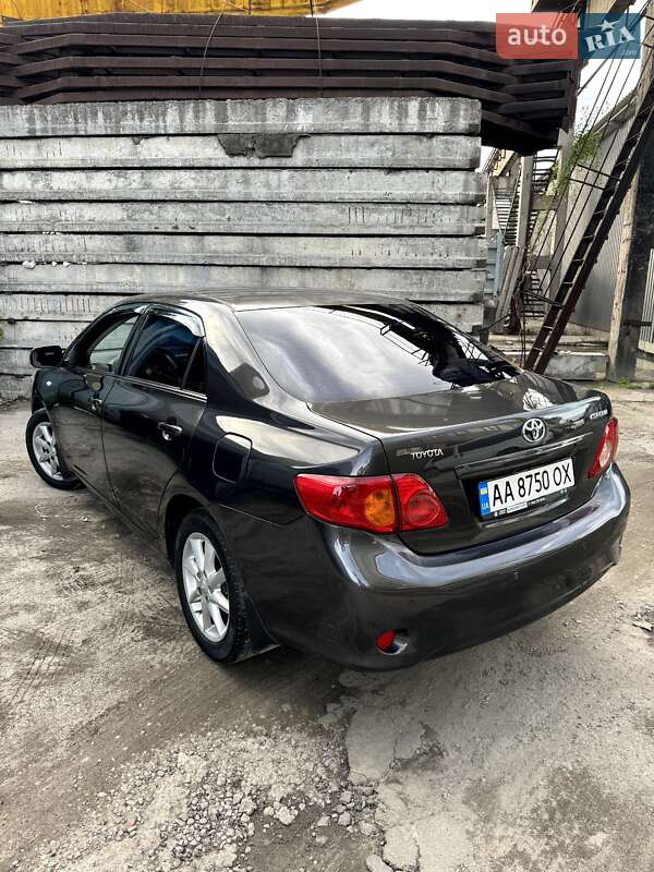 Седан Toyota Corolla 2008 в Киеве