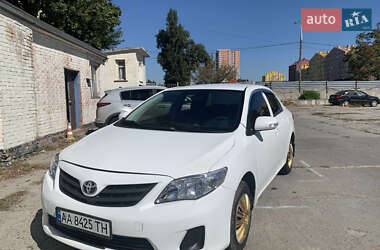 Седан Toyota Corolla 2010 в Киеве