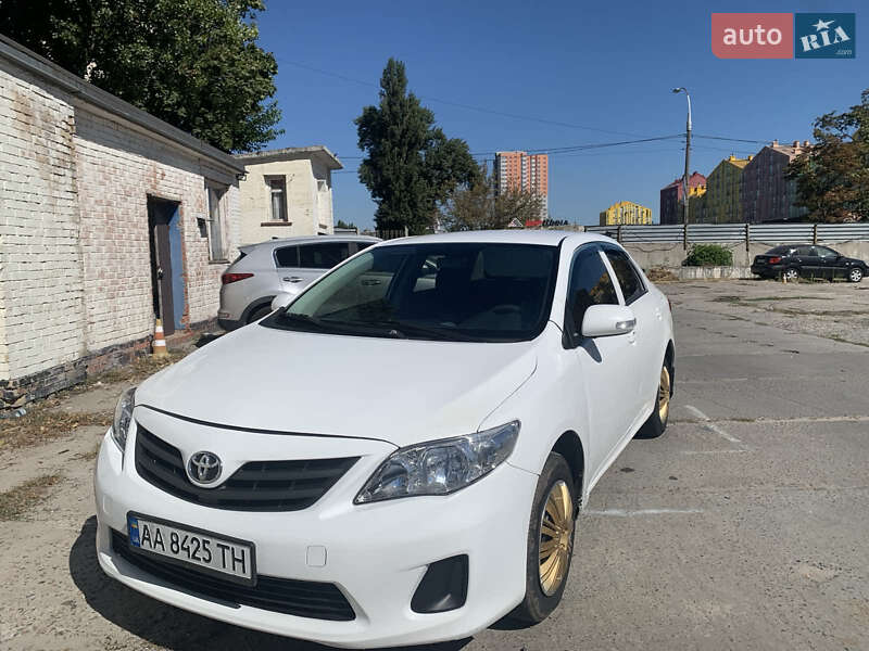 Седан Toyota Corolla 2010 в Киеве фото Седан Toyota Corolla 2010 в Киеве