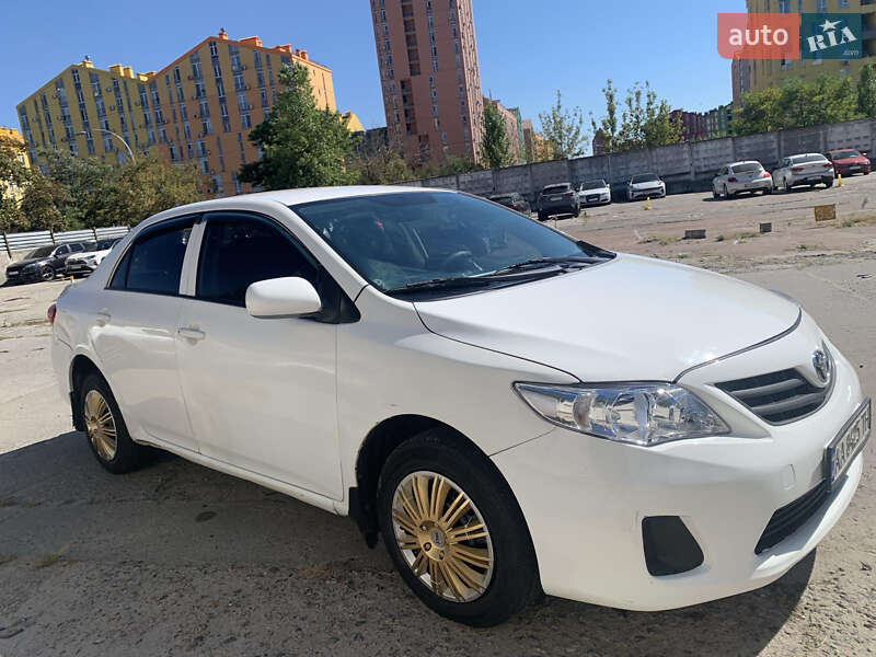 Седан Toyota Corolla 2010 в Киеве фото 5 Седан Toyota Corolla 2010 в Киеве