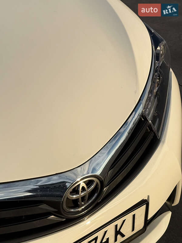 Седан Toyota Corolla 2013 в Киеве фото 16 Седан Toyota Corolla 2013 в Киеве