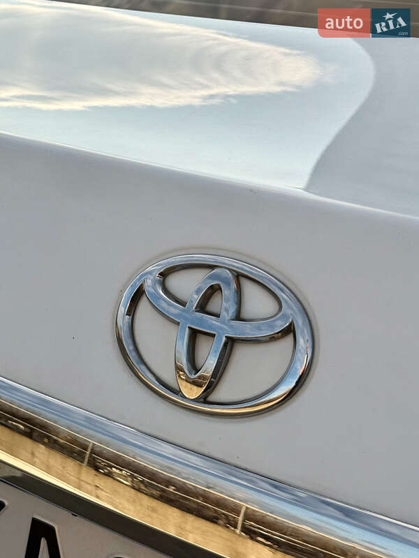 Седан Toyota Corolla 2013 в Киеве фото 29 Седан Toyota Corolla 2013 в Киеве