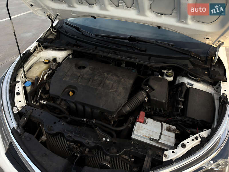 Седан Toyota Corolla 2013 в Киеве фото 33 Седан Toyota Corolla 2013 в Киеве