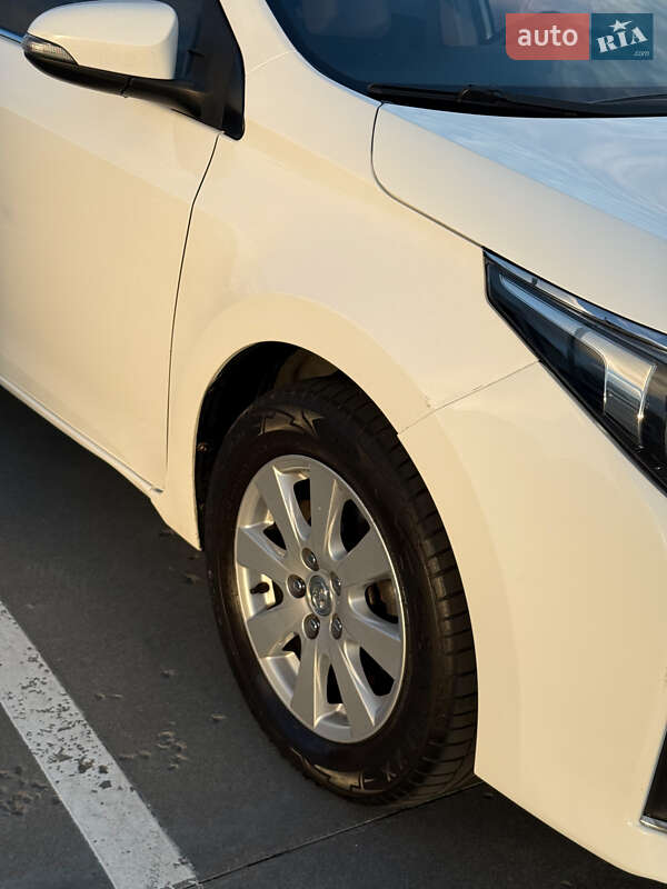 Седан Toyota Corolla 2013 в Киеве фото 38 Седан Toyota Corolla 2013 в Киеве