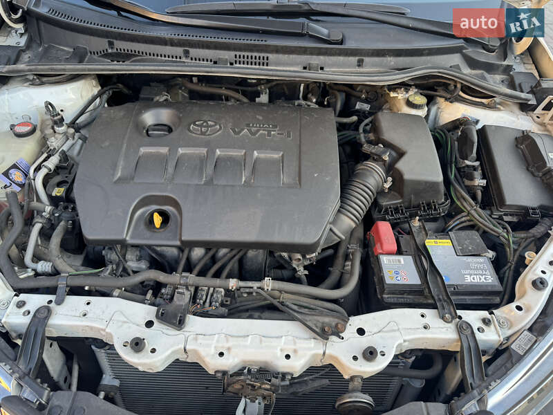 Седан Toyota Corolla 2016 в Киеве фото 31 Седан Toyota Corolla 2016 в Киеве