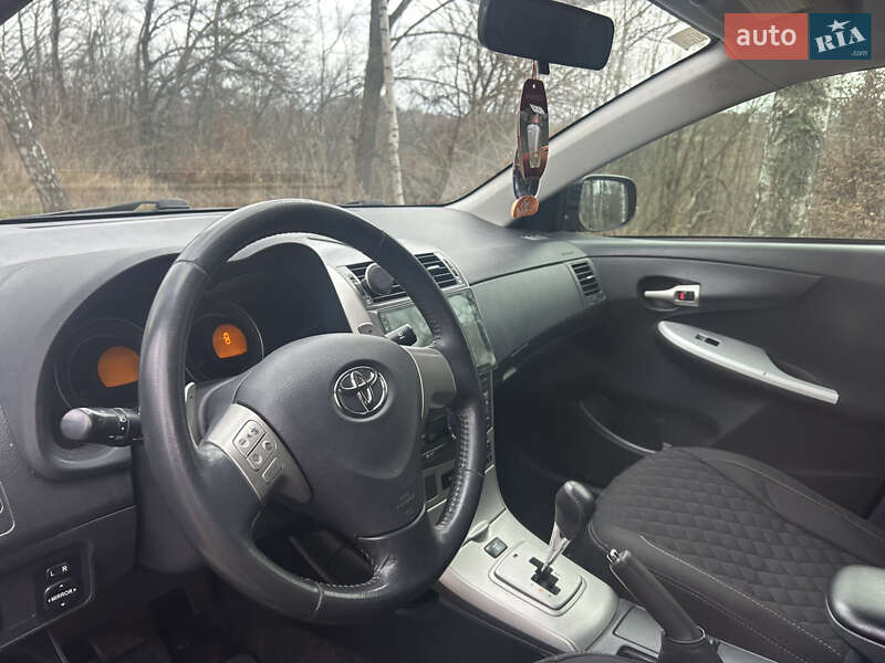 Седан Toyota Corolla 2007 в Лубнах