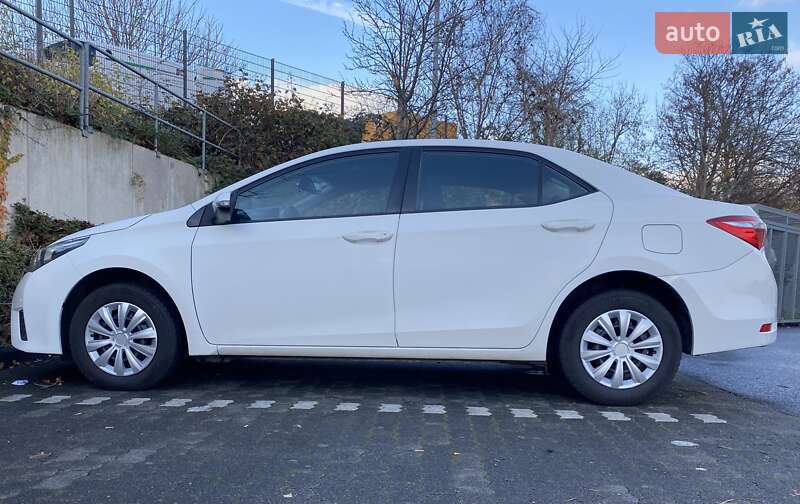 Седан Toyota Corolla 2013 в Луцке фото 3 Седан Toyota Corolla 2013 в Луцке