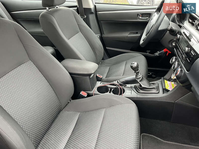 Седан Toyota Corolla 2014 в Киеве фото 9 Седан Toyota Corolla 2014 в Киеве