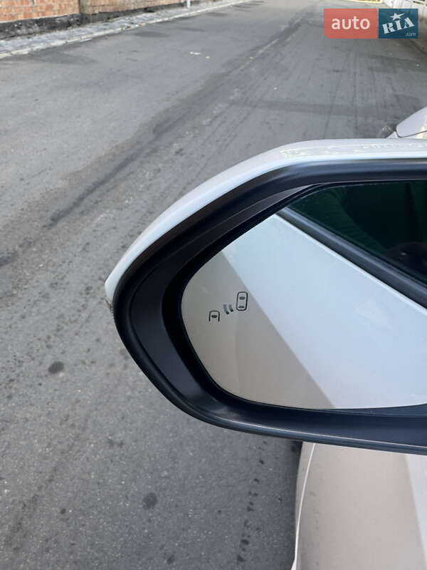 Универсал Toyota Corolla 2020 в Черновцах