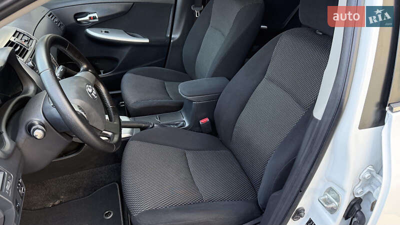 Седан Toyota Corolla 2012 в Желтых Водах фото 16 Седан Toyota Corolla 2012 в Желтых Водах