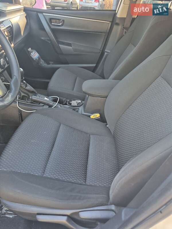 Седан Toyota Corolla 2016 в Броварах