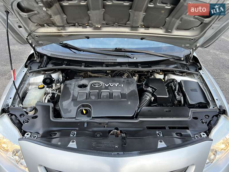 Седан Toyota Corolla 2009 в Харькове