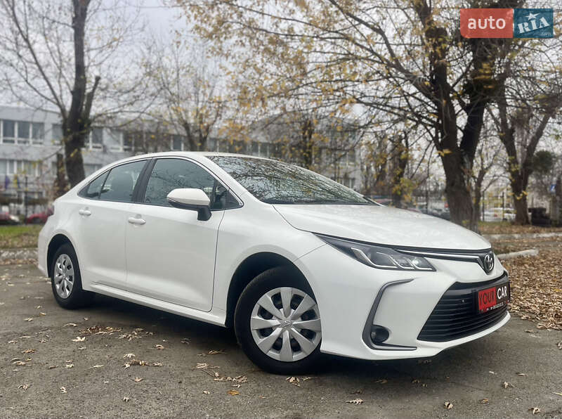 Седан Toyota Corolla 2020 в Києві