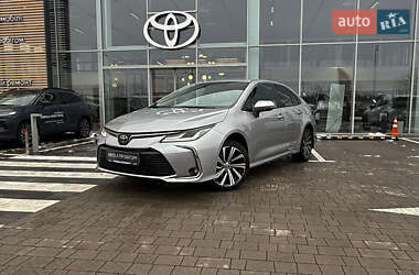 Седан Toyota Corolla 2022 в Ровно
