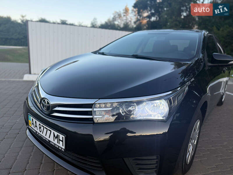Седан Toyota Corolla 2014 в Дніпрі