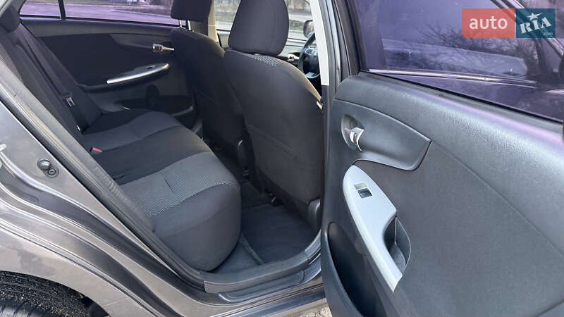 Седан Toyota Corolla 2010 в Желтых Водах фото 17 Седан Toyota Corolla 2010 в Желтых Водах