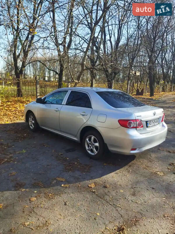 Седан Toyota Corolla 2010 в Виннице