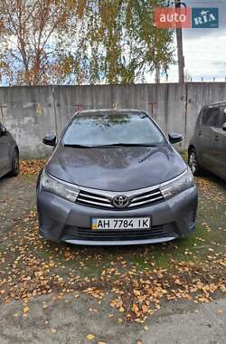 Седан Toyota Corolla 2013 в Вышгороде