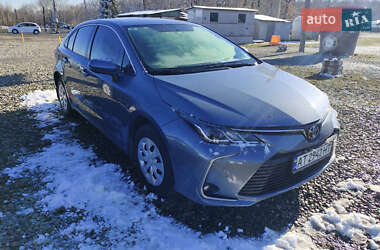 Седан Toyota Corolla 2022 в Ивано-Франковске