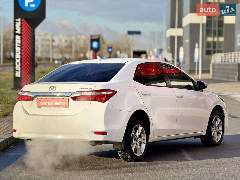 Седан Toyota Corolla 2017 в Киеве