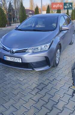 Седан Toyota Corolla 2018 в Кременчуці