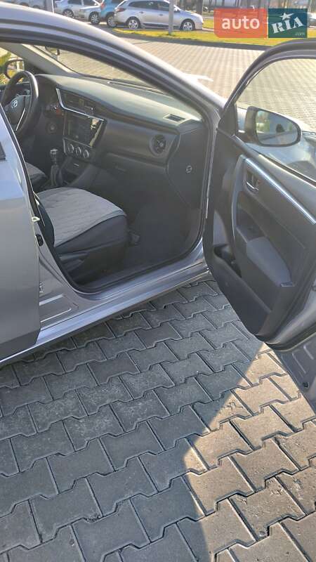 Седан Toyota Corolla 2018 в Кременчуці