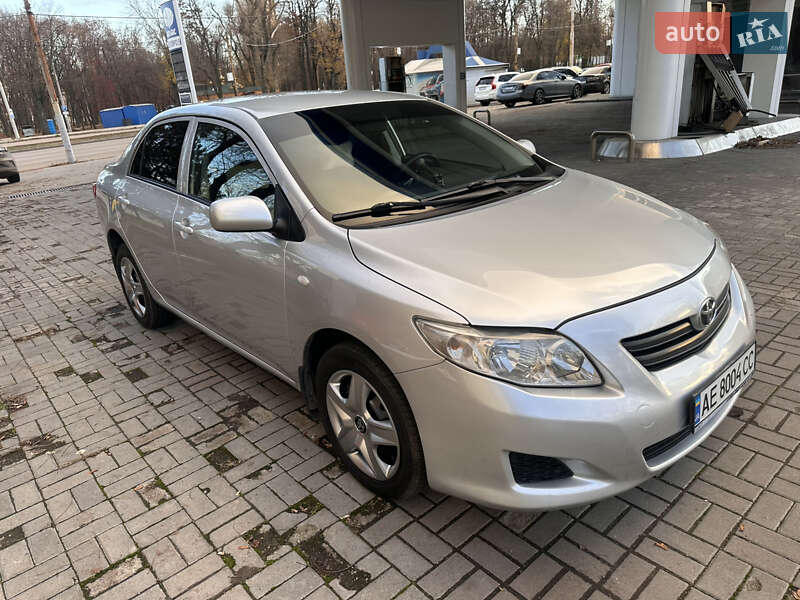 Седан Toyota Corolla 2007 в Днепре