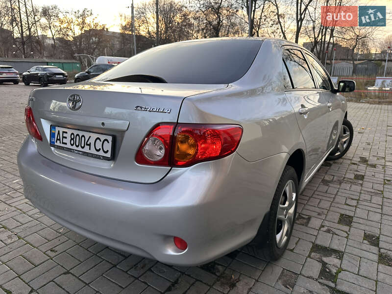 Седан Toyota Corolla 2007 в Днепре