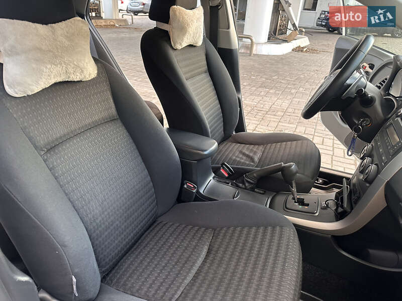 Седан Toyota Corolla 2007 в Днепре