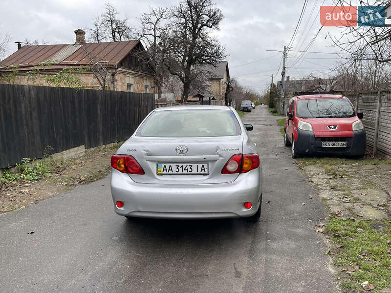 Седан Toyota Corolla 2008 в Києві
