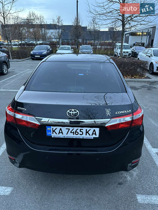 Седан Toyota Corolla 2014 в Києві