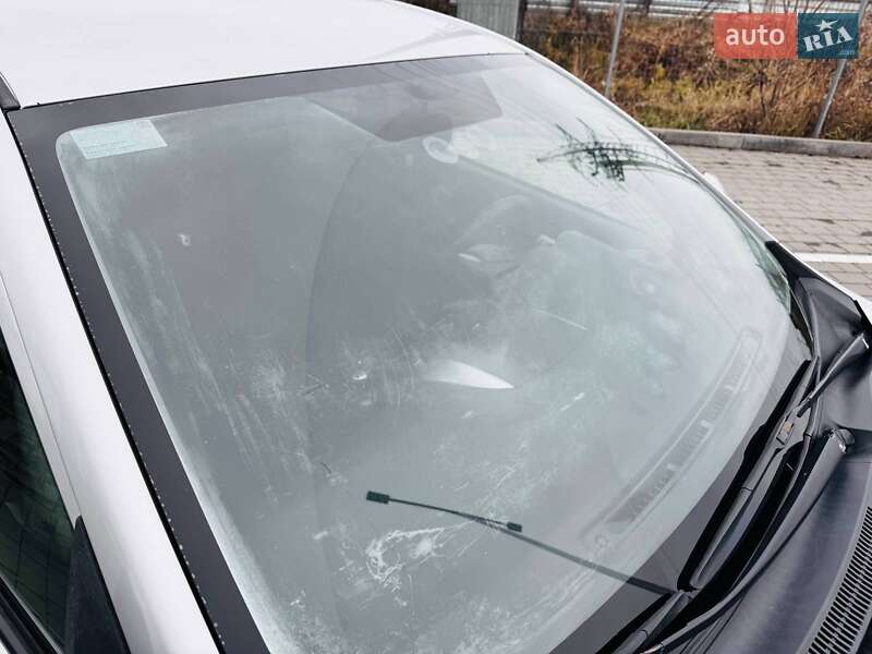 Седан Toyota Corolla 2012 в Ивано-Франковске