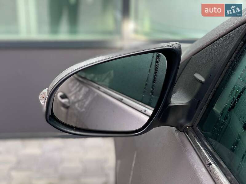 Седан Toyota Corolla 2017 в Киеве