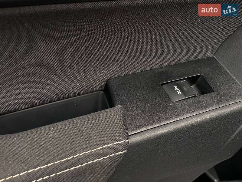 Седан Toyota Corolla 2017 в Киеве