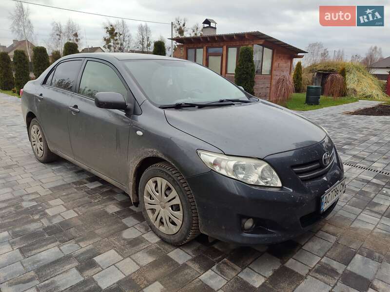 Седан Toyota Corolla 2008 в Ратному