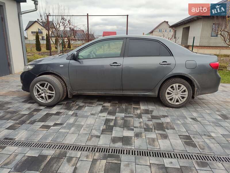 Седан Toyota Corolla 2008 в Ратному