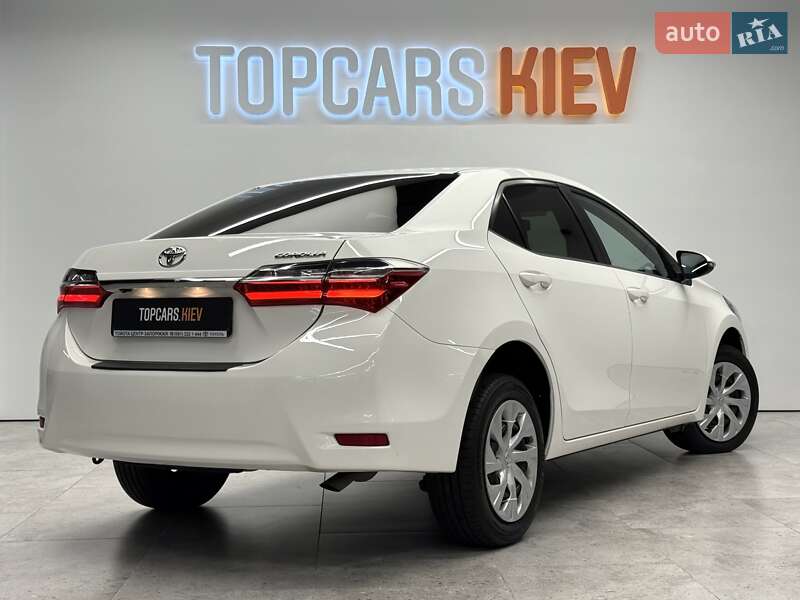 Седан Toyota Corolla 2017 в Києві