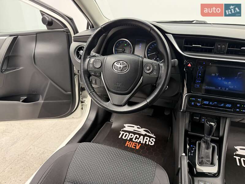 Седан Toyota Corolla 2017 в Києві