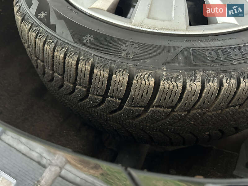 Седан Toyota Corolla 2008 в Дніпрі