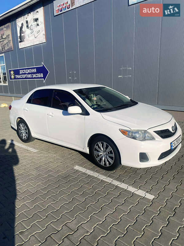 Седан Toyota Corolla 2012 в Одесі