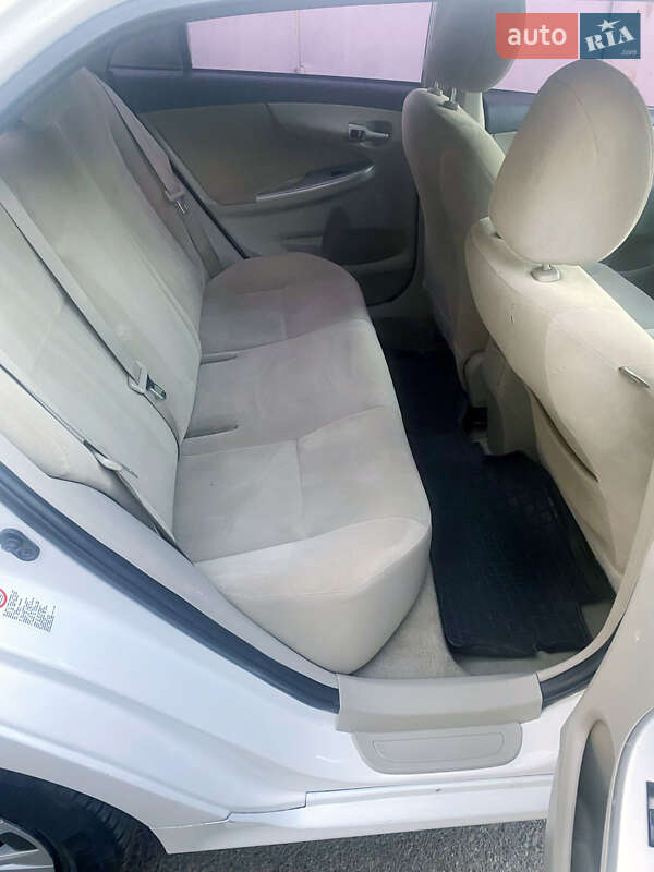 Седан Toyota Corolla 2012 в Одесі