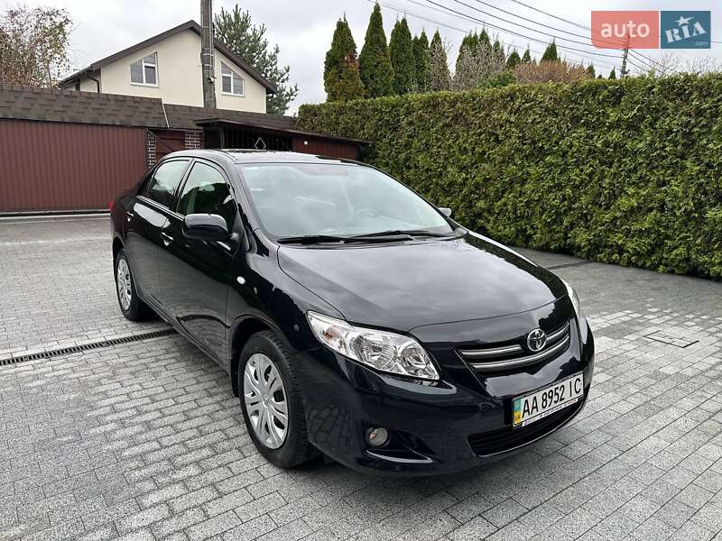 Седан Toyota Corolla 2008 в Києві