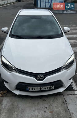 Седан Toyota Corolla 2015 в Чернігові