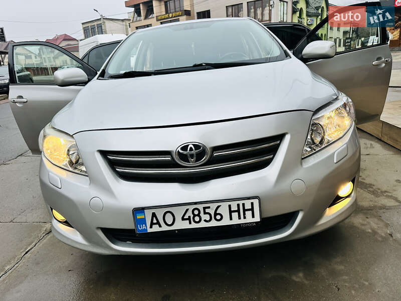 Седан Toyota Corolla 2008 в Грушево