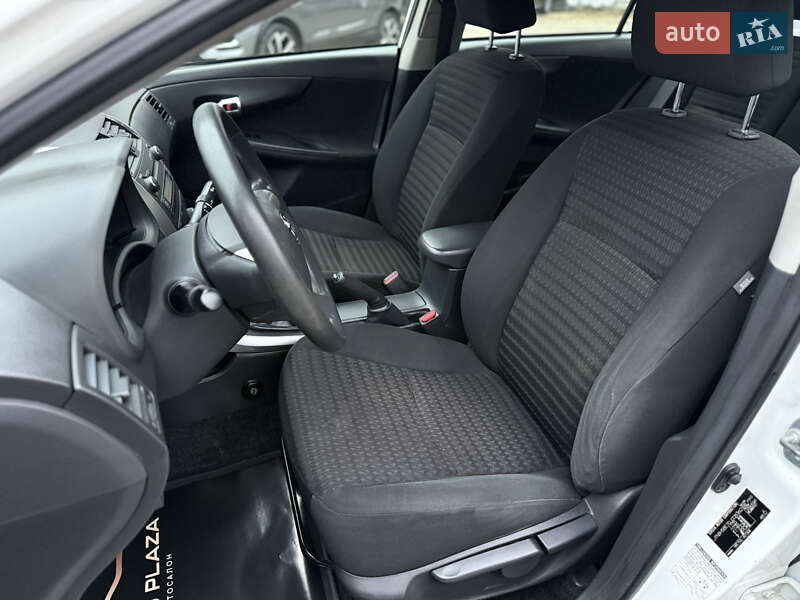 Седан Toyota Corolla 2011 в Одессе