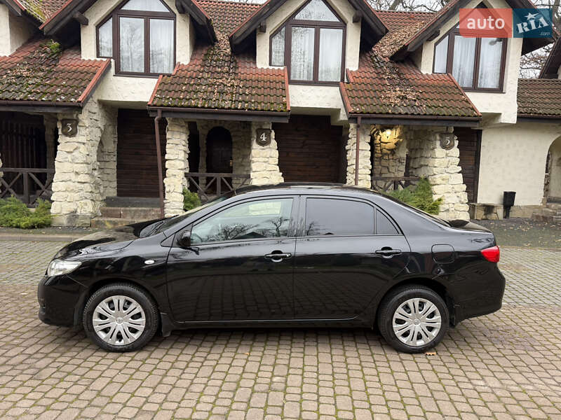 Седан Toyota Corolla 2008 в Львові