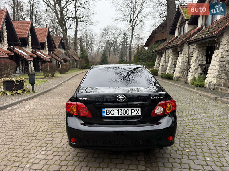 Седан Toyota Corolla 2008 в Львові