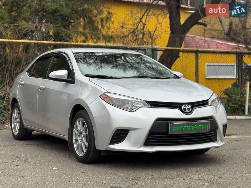 Седан Toyota Corolla 2015 в Одесі