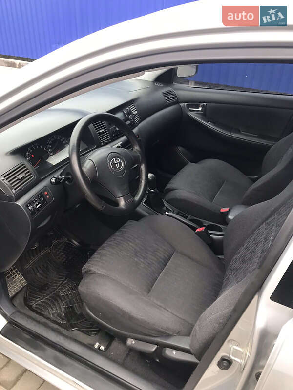 Седан Toyota Corolla 2002 в Калуше